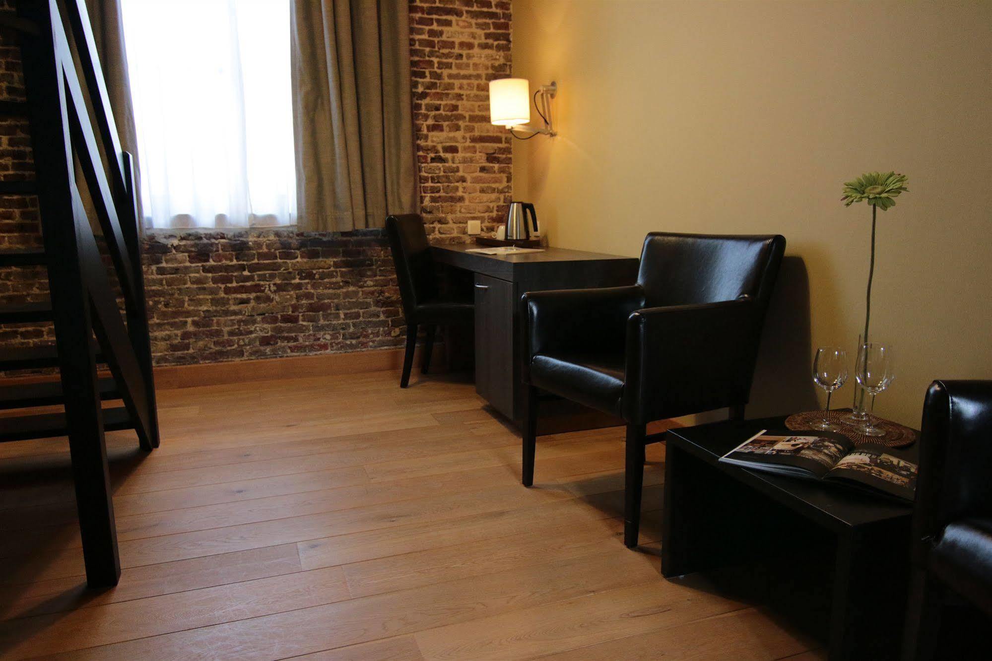 Hotel Het Godshuis Sint-Laureins Exterior foto