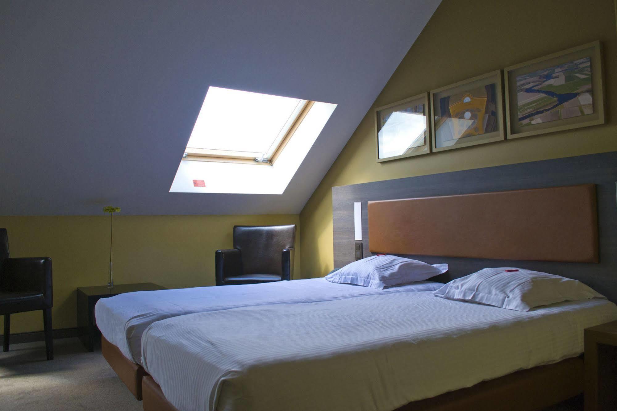 Hotel Het Godshuis Sint-Laureins Exterior foto
